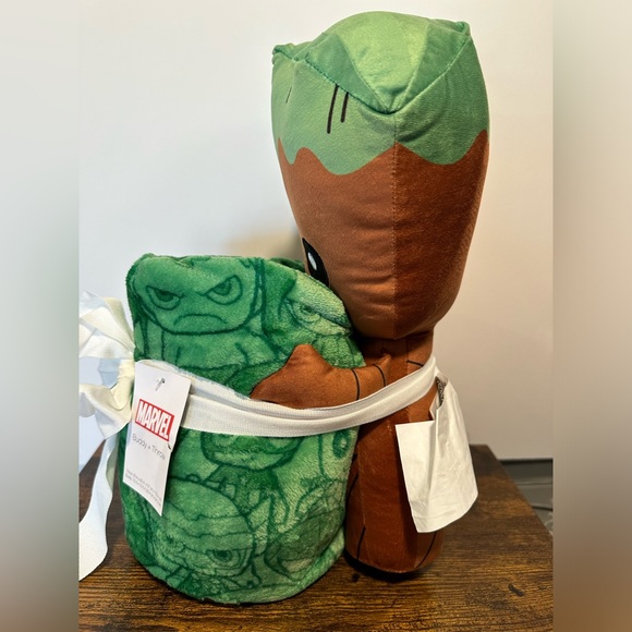 Guardians of the Galaxy Groot Buddy+Throw NWT - Picture 3 of 7